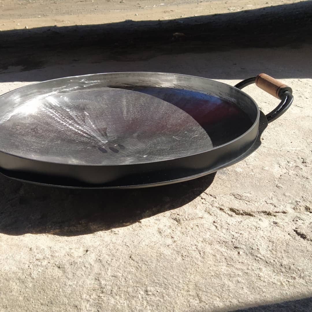 Tacho com Bordas 55cm Original em Aço de Carbono Alças de Ferradura